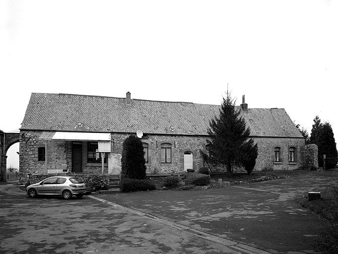 Vue du logis depuis la cour intérieure.