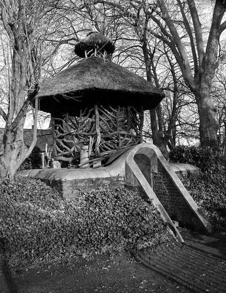 La fabrique de jardin (gloriette) du 163, rue Delannoy.