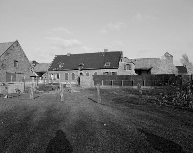 Vue générale de l'élévation postérieure.