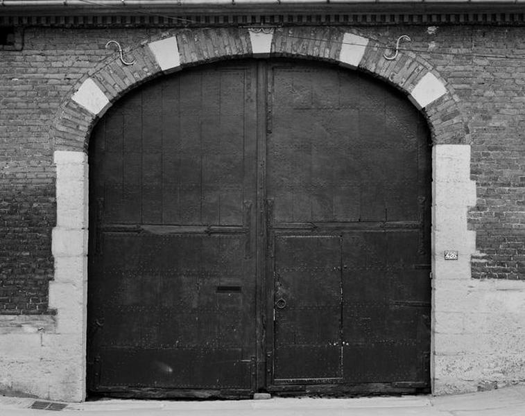 La porte charretière de l'élévation antérieure.