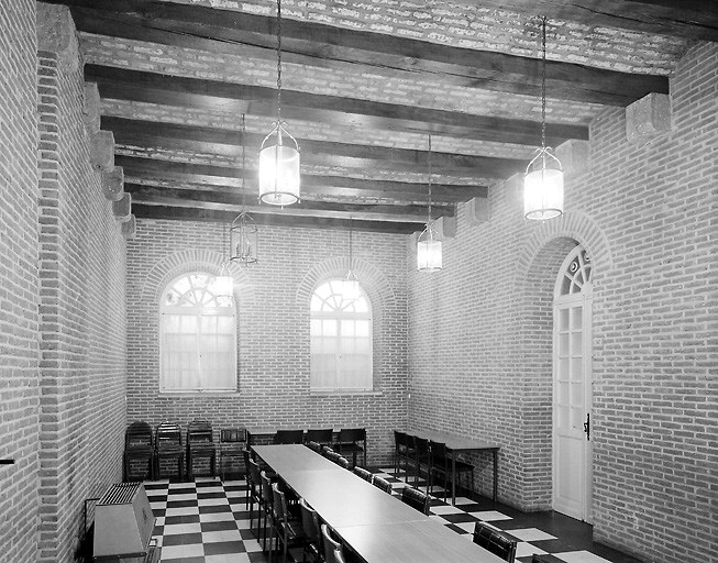 Corps de garde, intérieur, rez-de-chaussée : ancienne salle de repos des gardes.