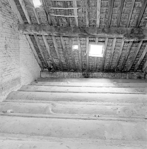 Corps de garde, intérieur, premier étage : extrados du couvrement de l'ancienne salle de repos des gardes.