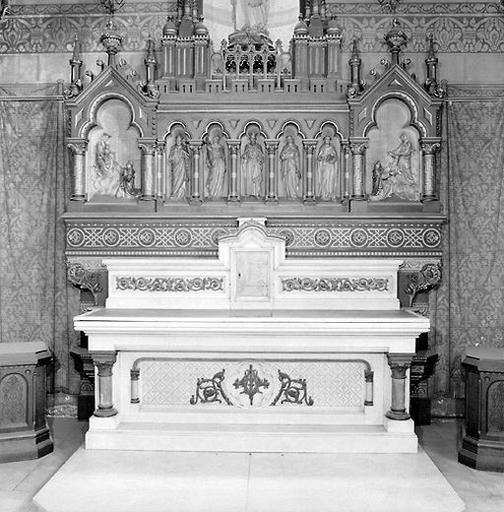 Ensemble de l'autel - retable de la Vierge (autel secondaire, retable, tabernacle, statue de la Vierge)