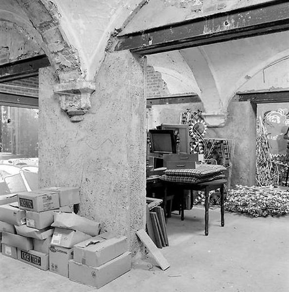 Intérieur, rez-de-chaussée, vue partielle : salle conventuelle, état en 2005..