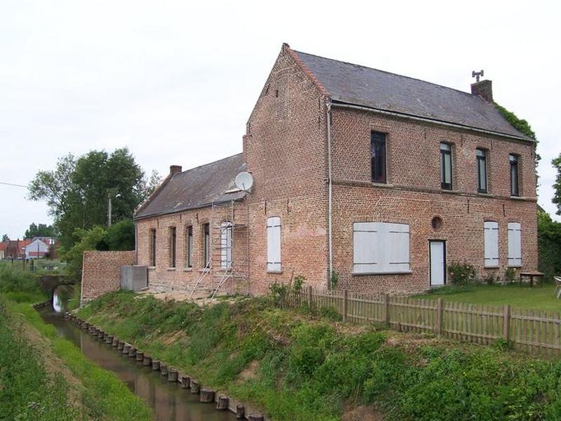 Vue générale de trois quarts.