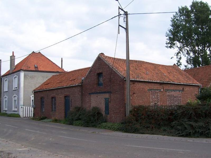Atelier de charron-tonnelier-forgeron, 638, rue du Général-de-Gaulle, vue depuis la rue.