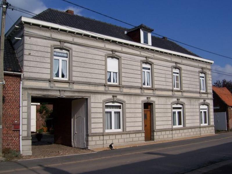 Ferme située 1558, rue du Quesne, vue générale du logis.