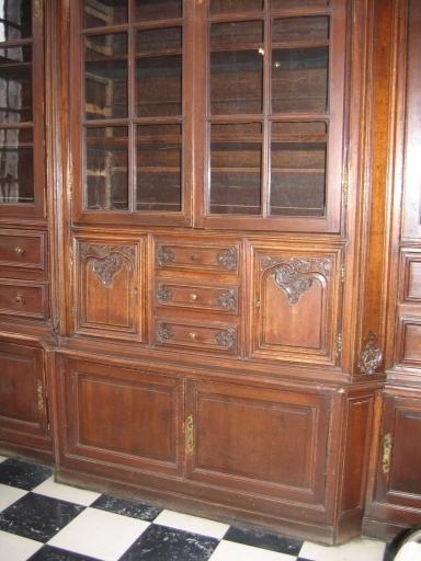 Armoire-bibliothèque vitrée