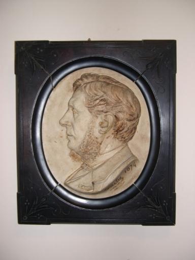 Bas-relief (médaillon) : Portrait de Jean-Baptiste Arthur Louis Girard