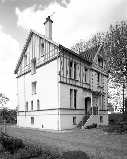 Maison d'ingénieur située à l'entrée de la fosse, 193 rue Emile Basly.
