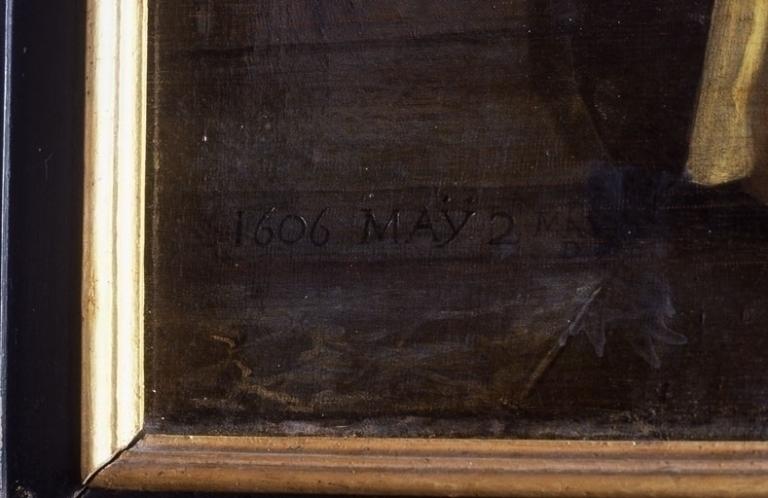 Détail de la date et du monogramme.