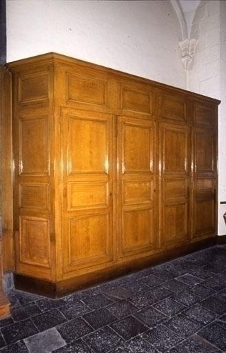 Vue générale de l'armoire.