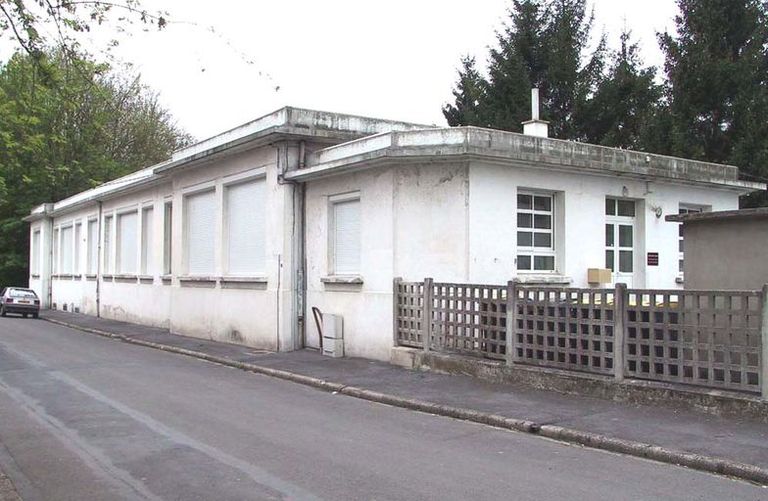 Aile donnant sur le boulevard des Écoles.