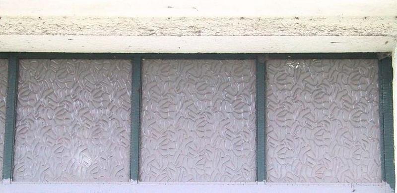 Solarium, détail de la vitrerie d'origine, état en 2005.