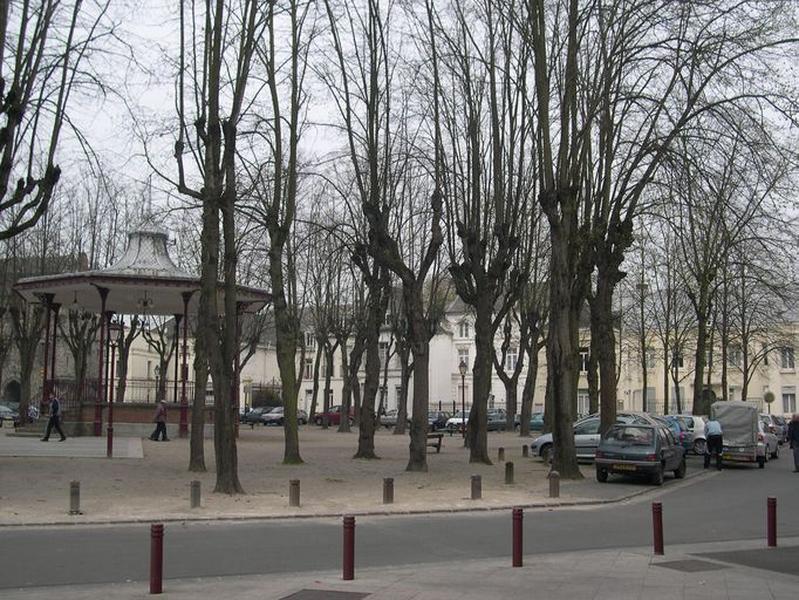 Vue d'ensemble avec le kiosque.