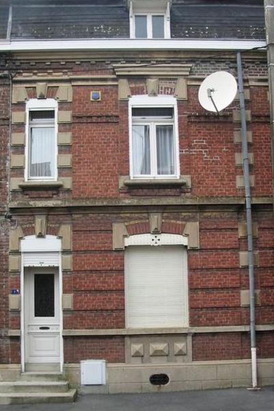 Rang nord-ouest : maison n° 7.