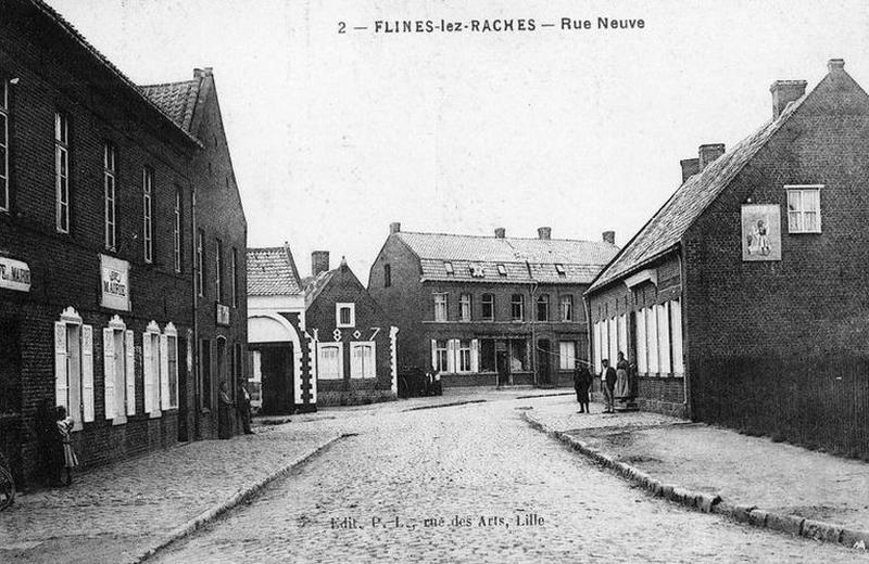 Vue générale de la rue Neuve au début du 20e siècle.