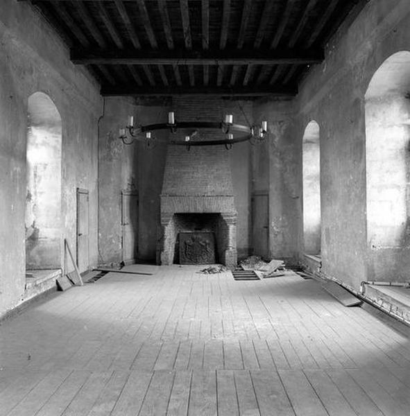 Corps de logis médiéval, intérieur, 2e étage, grande salle : vue générale vers le nord-est.