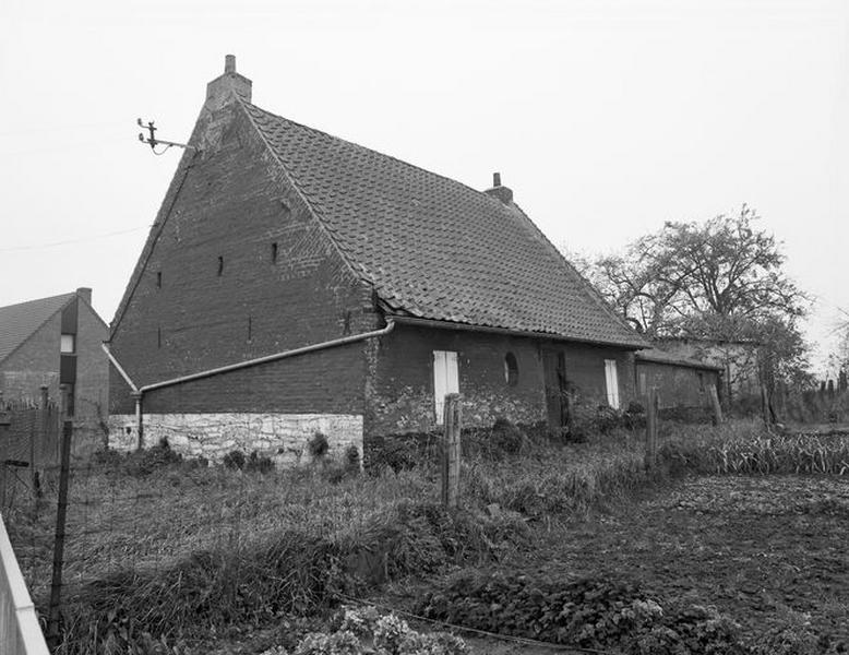 Façade postérieure depuis le jardin potager.