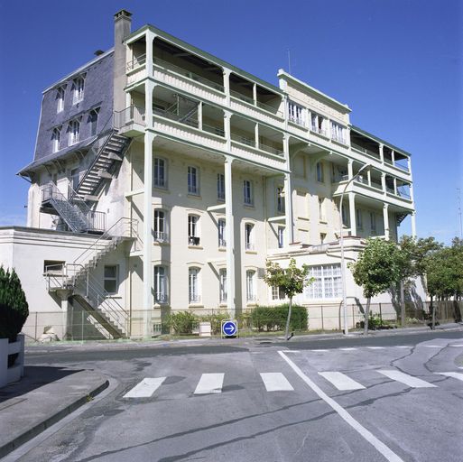 Les galeries de l'élévation postérieure.