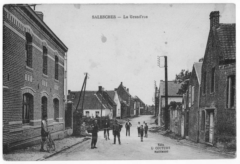 Vue de l'entrée de la Grand'Rue au début du 20e siècle.