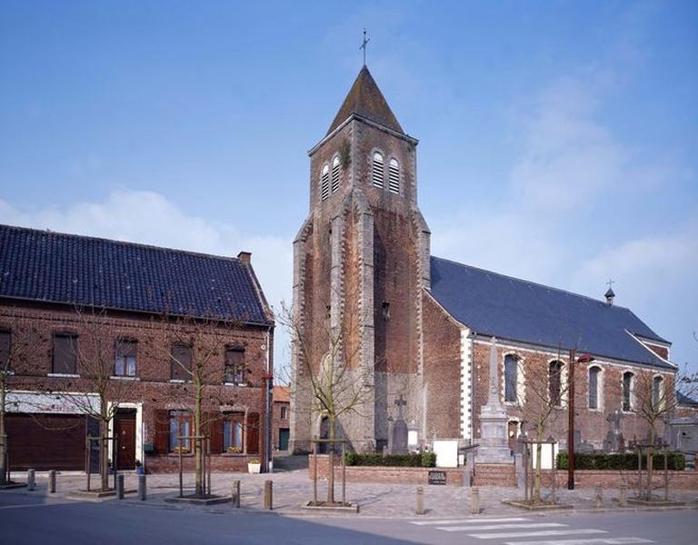 Vue générale depuis la rue de l'Eglise.