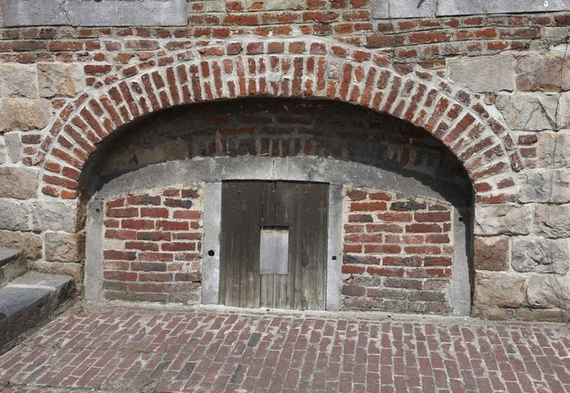 Détail d'une blocure murée (ferme située ruelle du Garde).