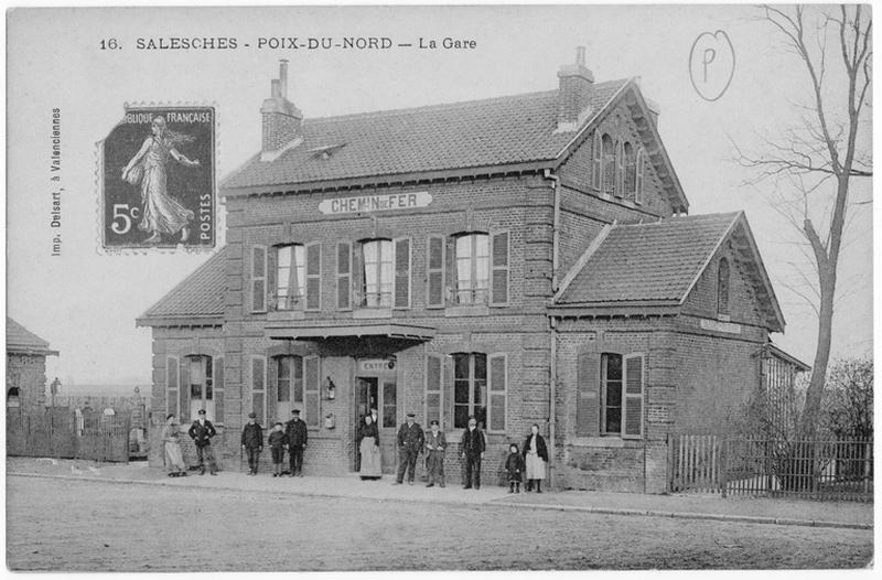 Vue de la première gare de Salesches et de Poix-du-Nord au début du 20e siècle.