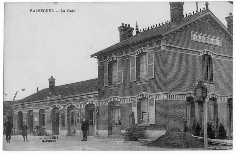 Vue de la gare de Salesches et Poix-du-Nord, reconstruite après la Première Guerre mondiale.