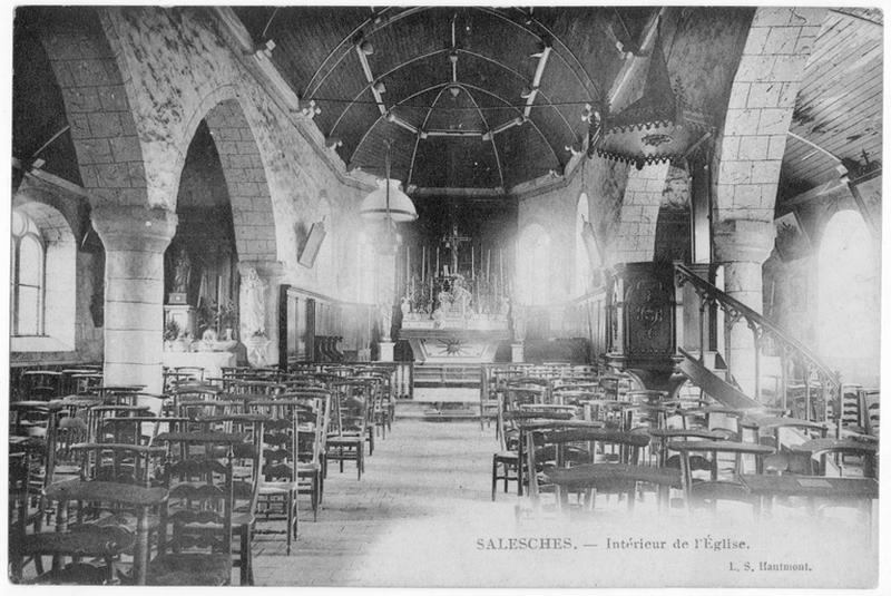 Vue intérieure de l'église paroissiale Saint-Quinibert, vers le choeur, au début du 20e siècle.