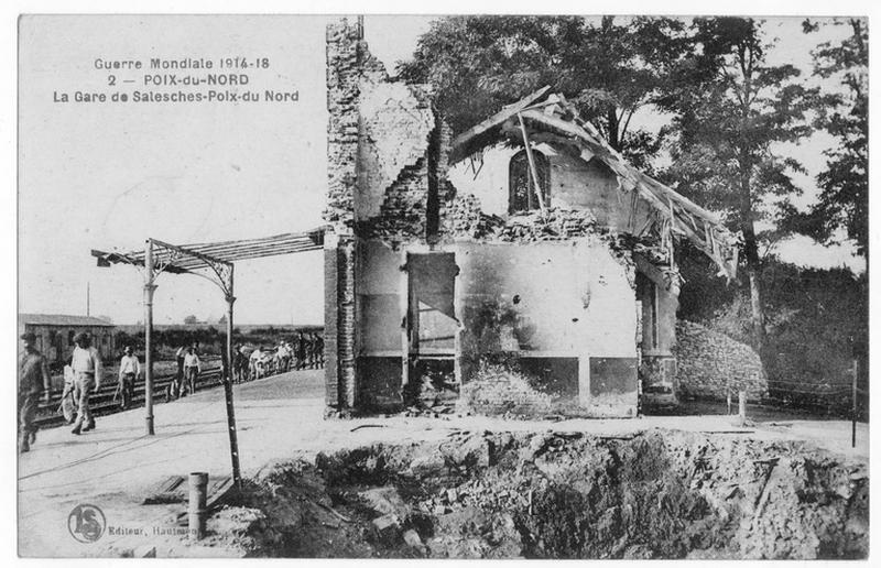 Vue de la gare de Salesches et de Poix-du-Nord détruite par les bombardements de la Première Guerre mondiale.