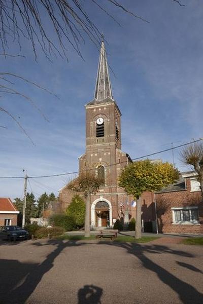 Vue générale de l'église paroissiale Saint-Pierre.