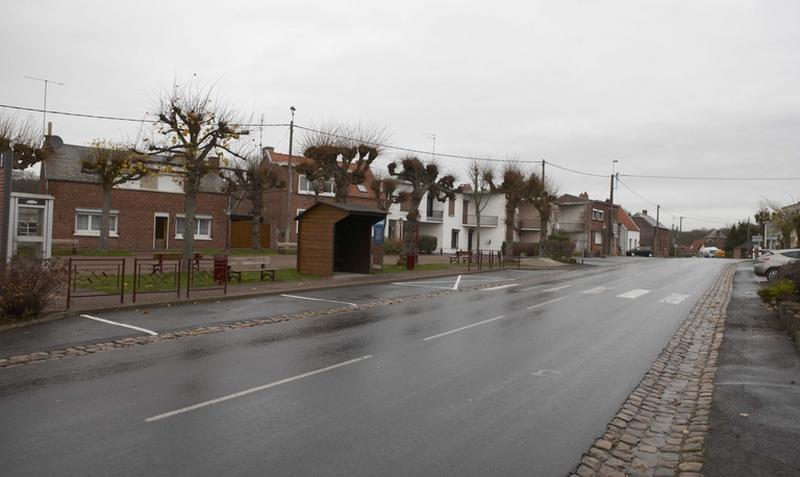 Vue de la route menant du Quesnoy à Berlaimont (partie nord).