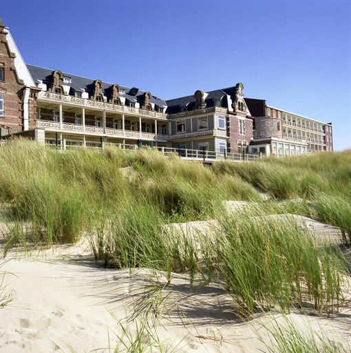 Bâtiment méridional de l'établissement primitif, élévation sur la plage, vue de trois-quarts gauche.