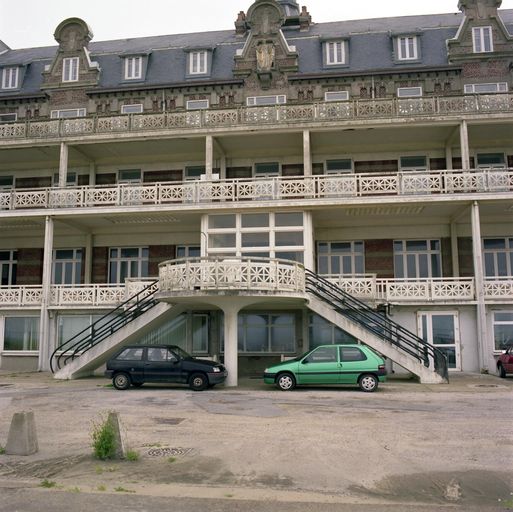 Corps de logis principal de l'établissement primitif, partie centrale, élévation sur la plage.