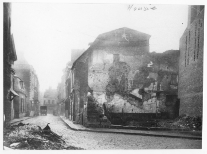Arras. Rue de la Housse. Photographie, 1922 (Médiathèque d'Arras). 