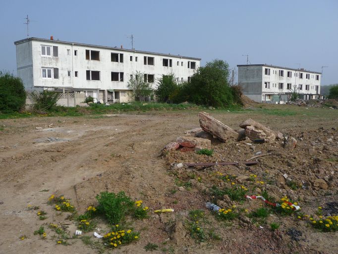 Vue générale de deux groupes de six logements.