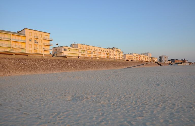 L'Esplanade Parmentier, vue générale. ; L'Esplanade Parmentier, vue générale.