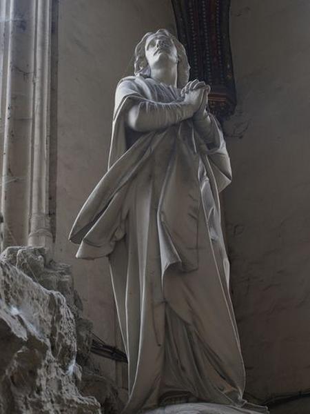 Ensemble de l'autel de la chapelle du Calvaire (autel, tabernacle, gradin d'autel, degré d'autel, statue)