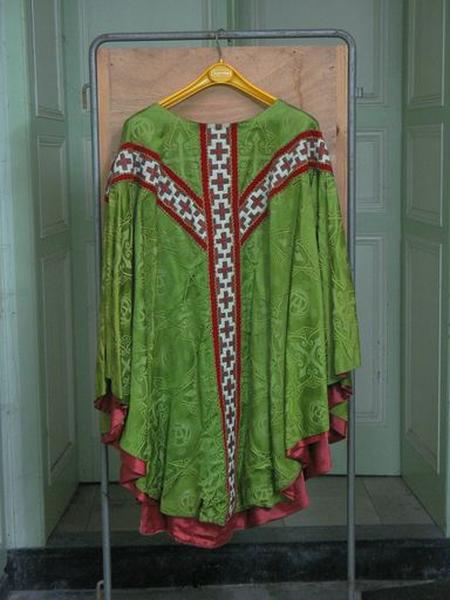 Ensemble d'ornements liturgiques du 20e siècle