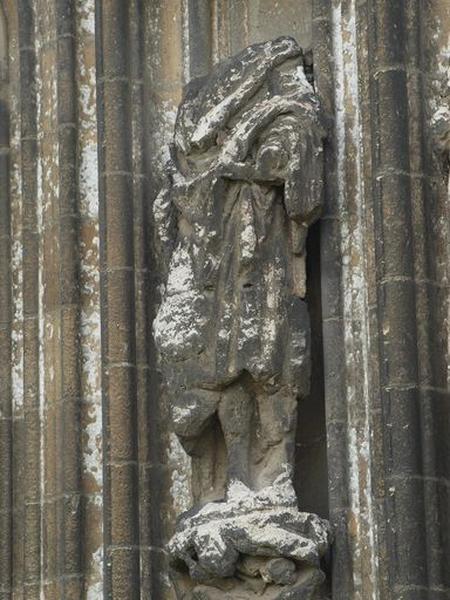 Ensemble des 5 statues du portail occidental : Vierge à l'Enfant et saints personnages