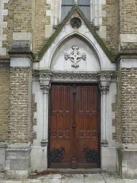 Chapelle : portail latéral