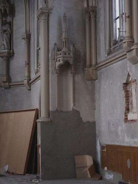 Chapelle, intérieur : emplacement des autels latéraux disparus (ici au sud).