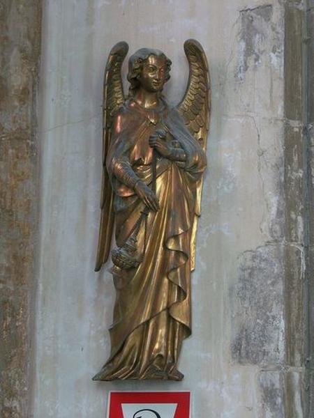Deux statuettes : Anges thuriféraires