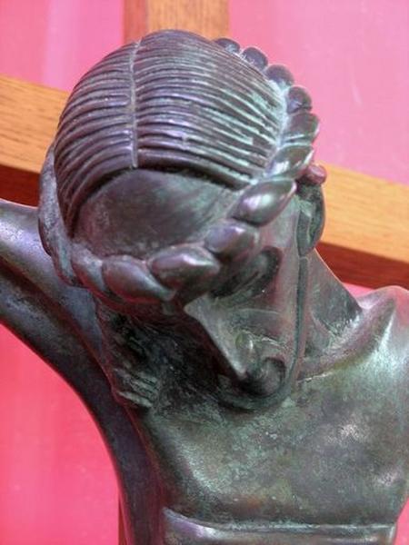 Statue : Christ en croix (choeur)