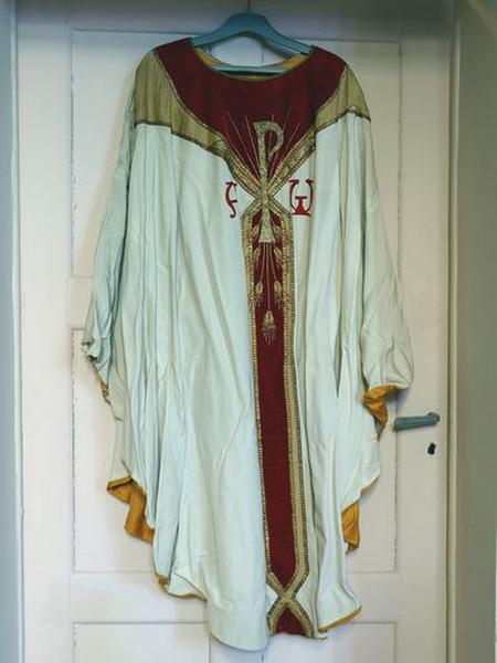 Chasuble blanche et rouge