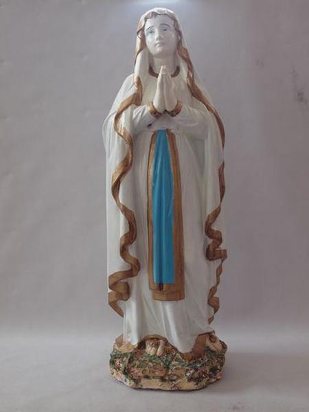 Statuette de Notre-Dame de Lourdes, moulage en plâtre, peinte et dorée