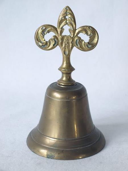 Clochette d'autel, laiton, bronze (?), poignée en forme de fleur de lys, 19e siècle