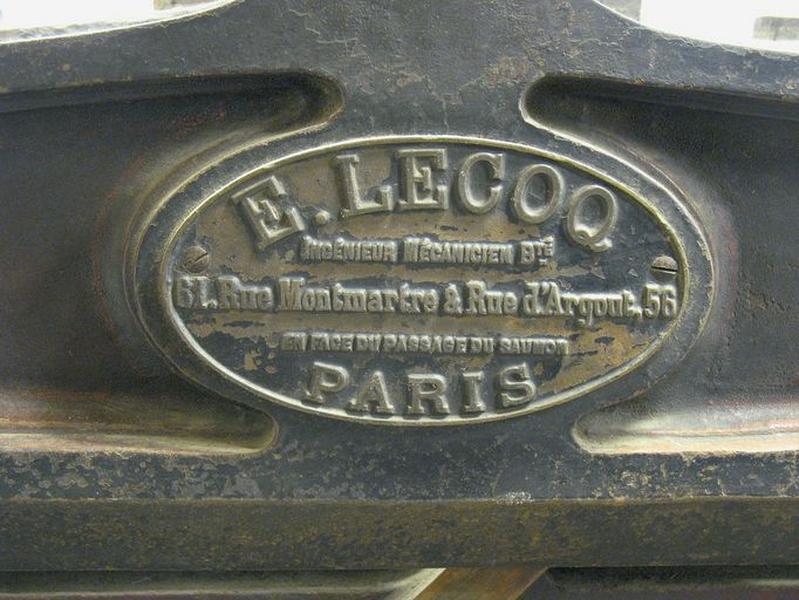 Vue de détail, machine la plus petite : plaque de constructeur