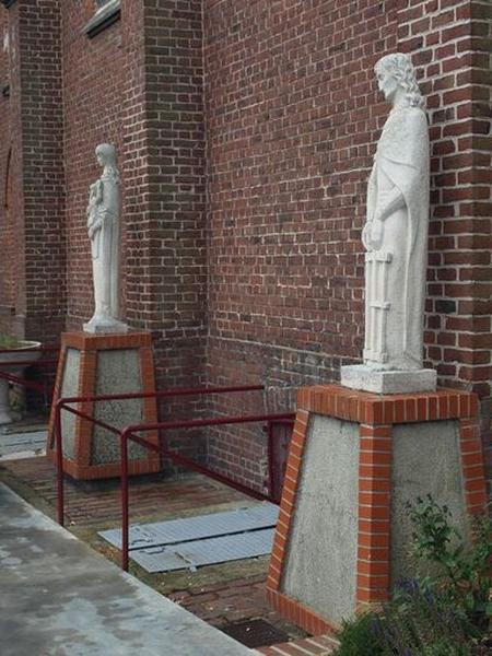 Vue générale : vue d'ensemble des deux statues